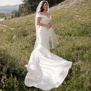 Rebecca Ingram Wedding Dress - EUC